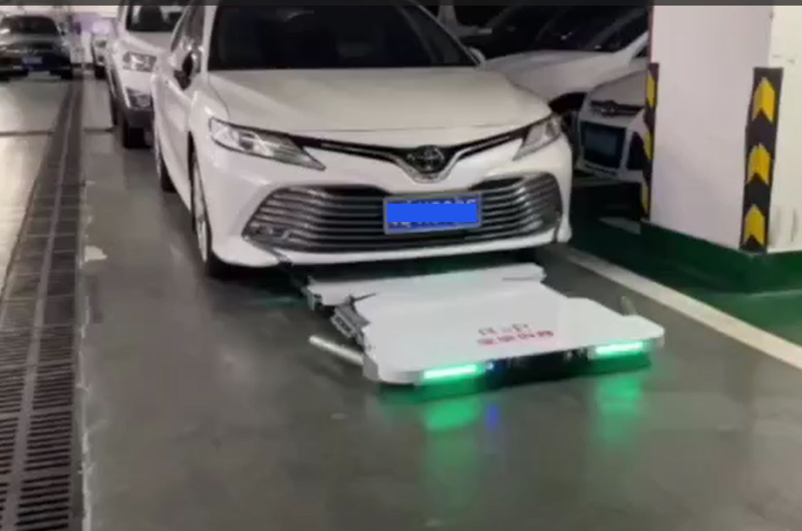 Car Moving AMR Robot