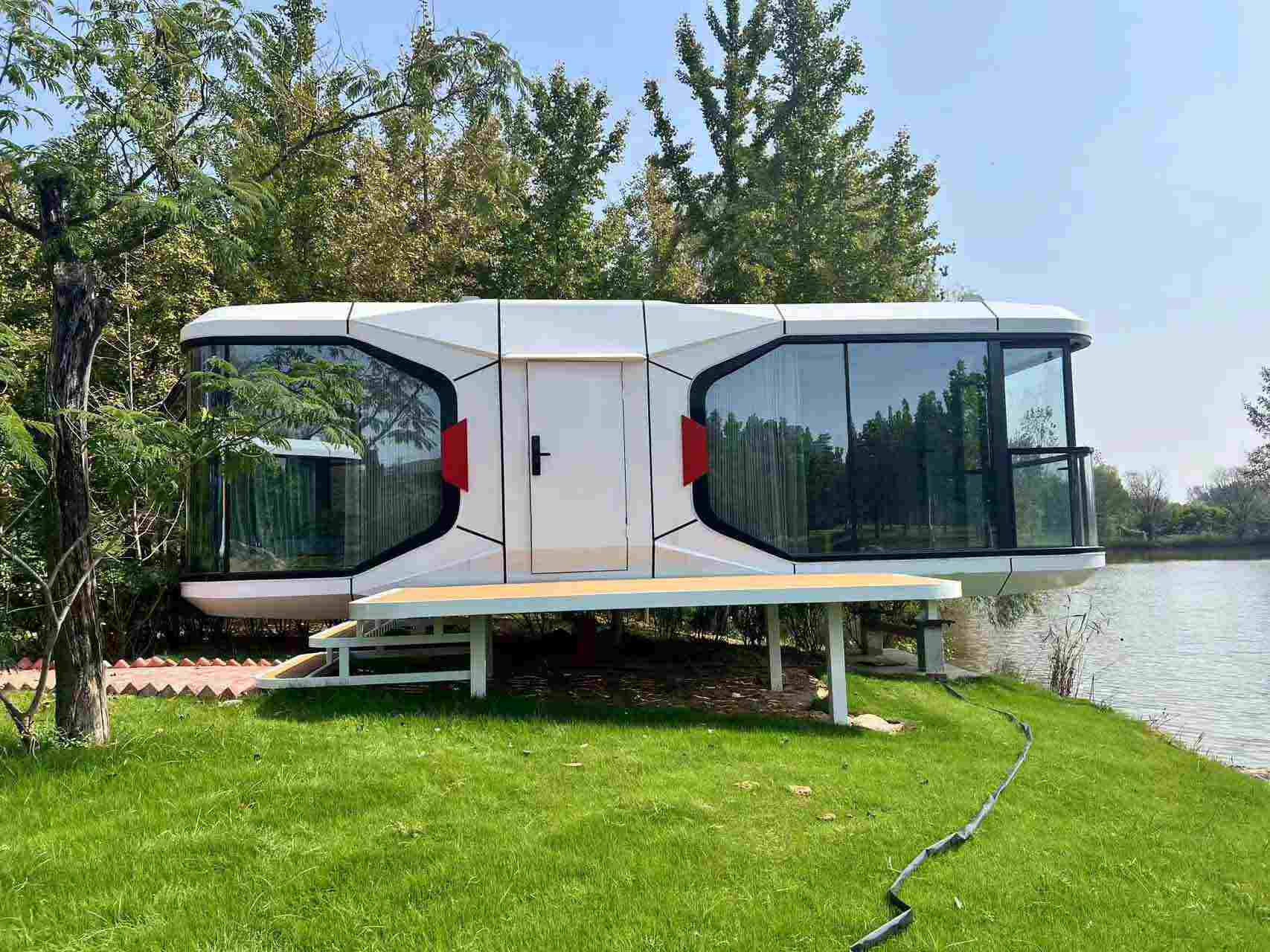 Space Capsule Villa