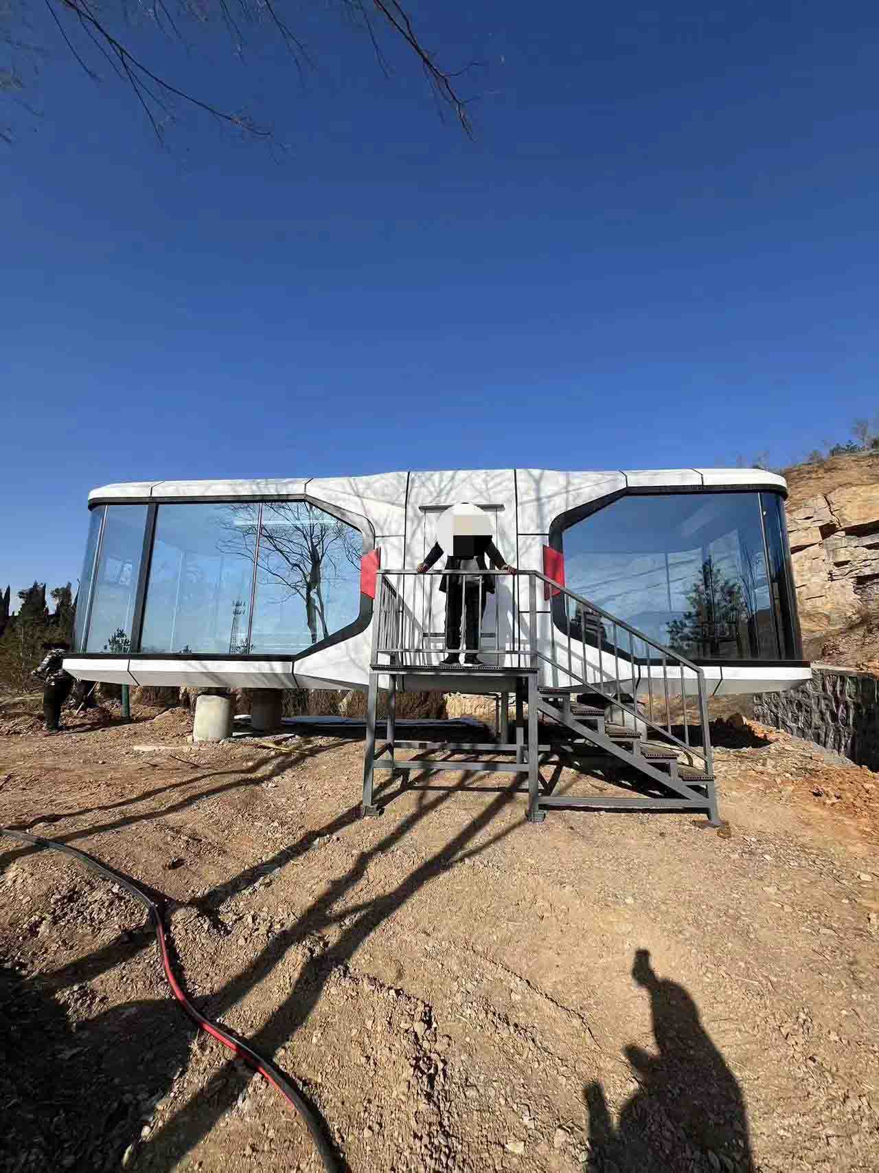 Space Capsule Villa