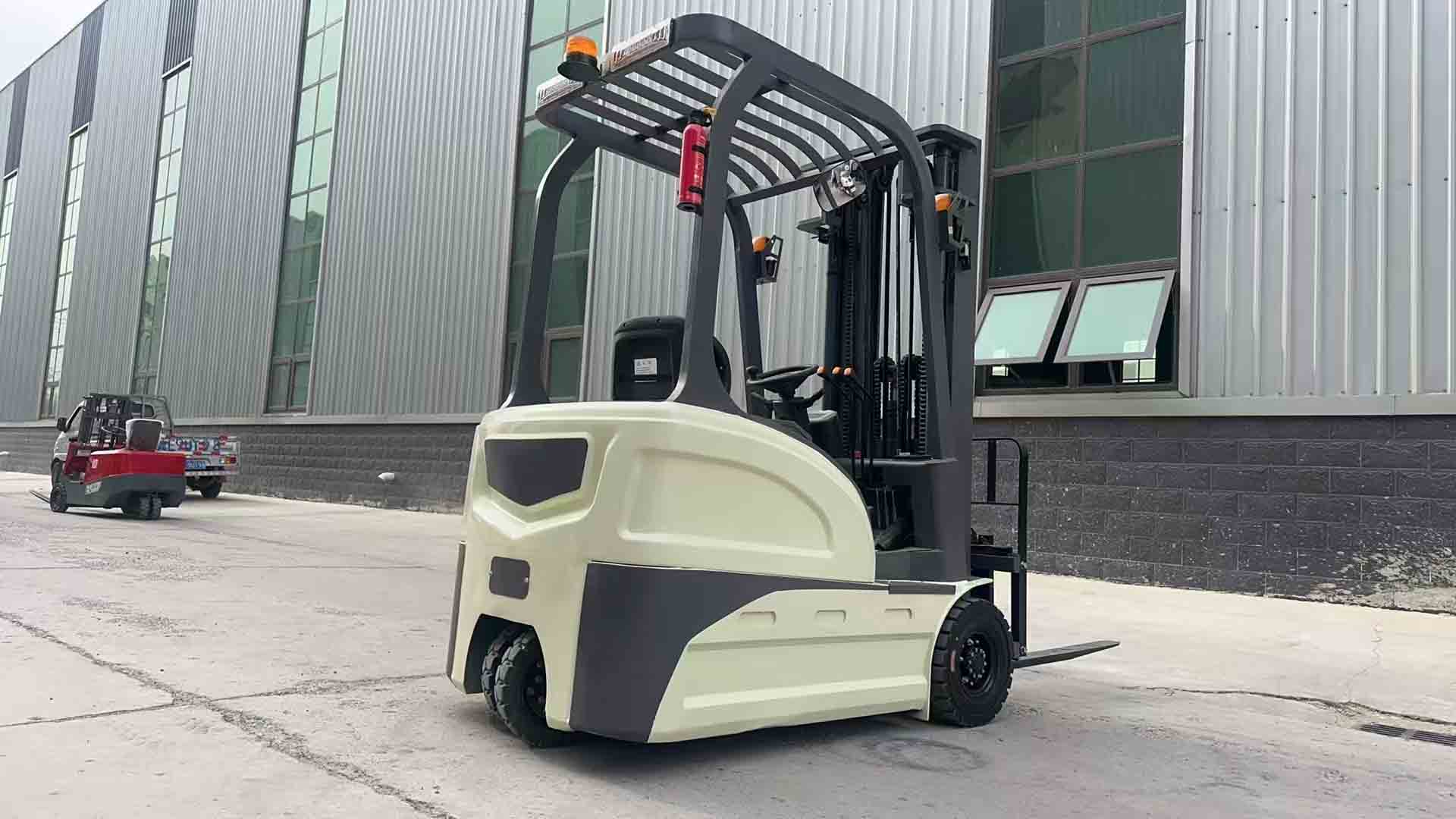 three wheeled forklift