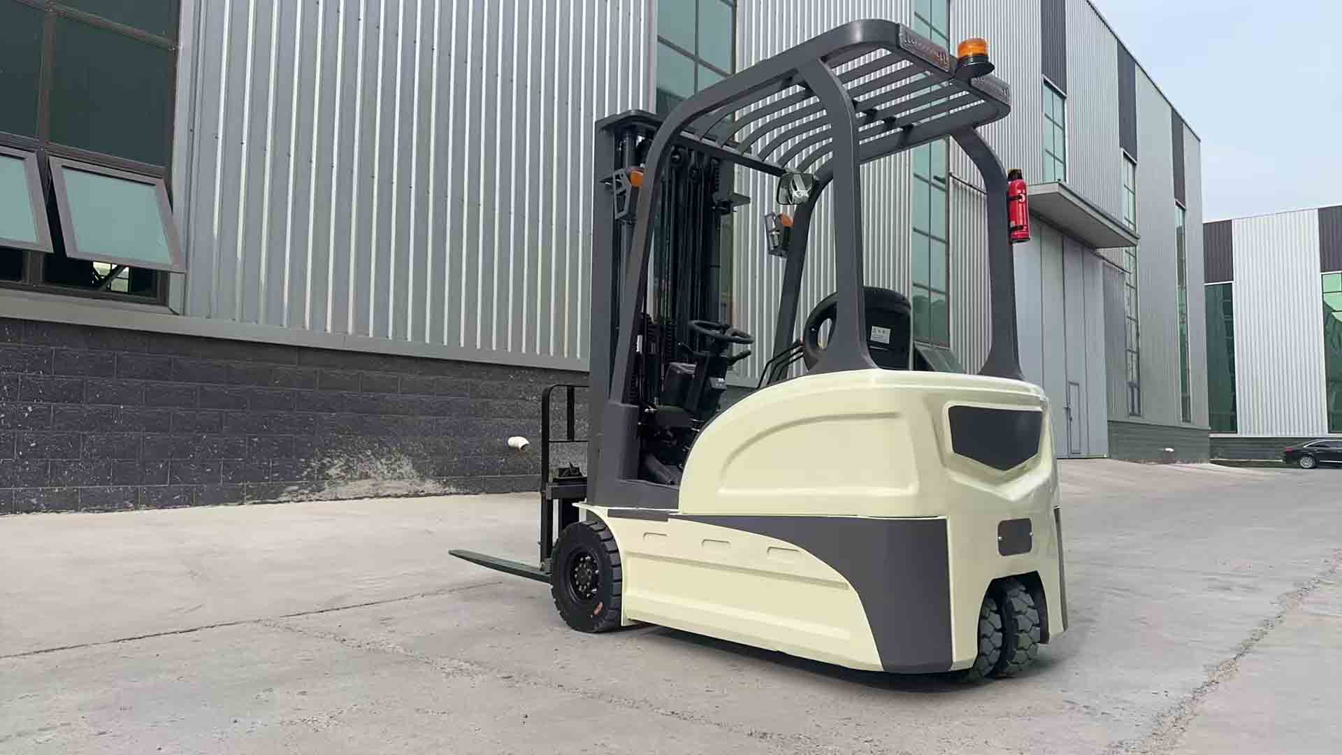 three wheeled forklift