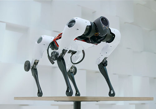 Tencent announced the new progress of its robot dog Max, which can parkour, hurdle, and 